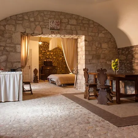 La Commenda-adults Only